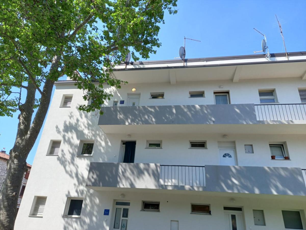 La Piazza Apartment Умаг Екстериор снимка
